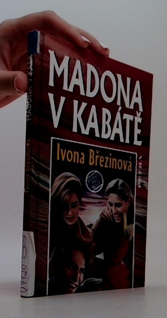 Madona v kabátě