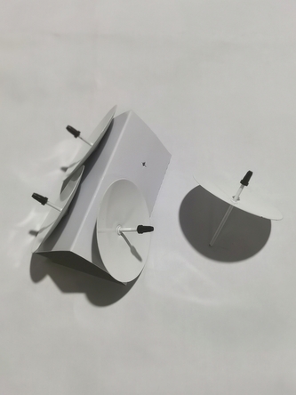 Kovový bodec na svíčku bílý 6 cm, s/4