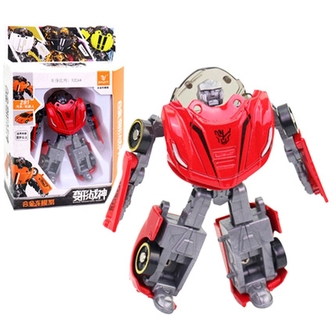 Kovový robot měnící se na auto