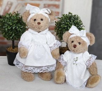 Pár plyšových medvídků s mašlí