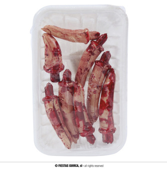 8 useknutých zakrvavených prstů