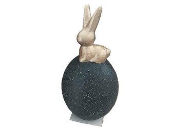 Jajko ceramiczne nakrapiane ze złotym zającem
