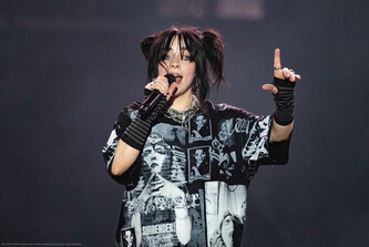 Plakát, Obraz - Billie Eilish at Glastonbury Festival 2022, 91.5 × 61 cm