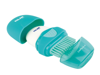 MILAN (Spain) Pryž Milan se štětečkem různé barvy