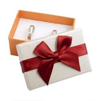 KR0192 Dárková krabička na snubní prsteny s vínovou mašlí - mašlička