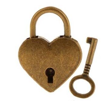 ZA0008 Zámeček lásky - srdíčko mosazné, rozměr 39 x 30 mm - srdce