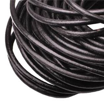 LR601-K Kožená šňůrka kulatá černá, tl. 6 mm