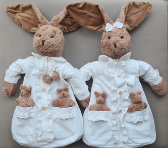 Pár plyšových zajíců vaky na pyžamo