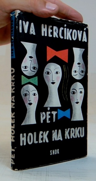 pět holek na krku