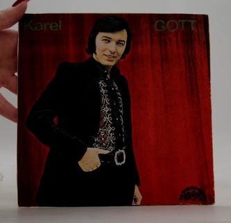 Karel Gott - Kávu si osladím / Slunce k horám klopýtá