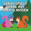 Sarah spielt gerne mit Harrys Nüssen