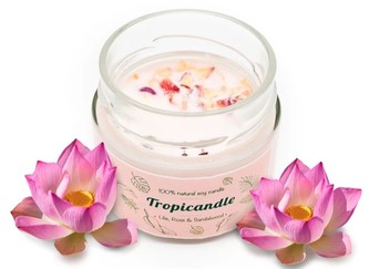 Tropikalia Tropicandle - Lilie, rose & sandalwood