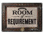 Plechová dekorativní cedule na zeď Harry Potter: Room Of Requirement (14,8 x 21 cm)