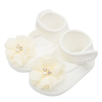 Kojenecké capáčky New Baby saténové smetanové 0-3 m flower - velikost 0-3 m Kojenecké capáčky New Baby saténové smetanové 0-3 m flower - velikost 0-3 m