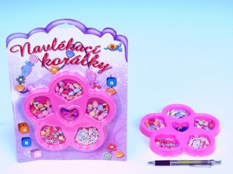 Korálky ve tvaru květiny plast na kartě