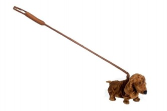 Jezevčík hrající chodící plyš 30cm na baterie na tyčce