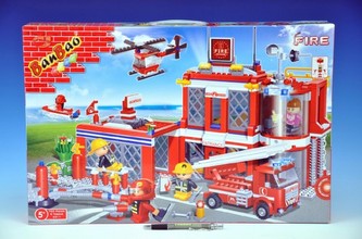 Stavebnice BanBao Hasičská stanice 702ks + 5 figurek v krabici 53x35x7cm