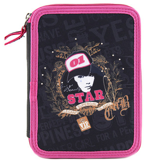 Školní penál s náplní Target Star, barva černá