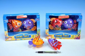 Rybičky do vody 9cm 2ks asst 3 barvy v krabičce od 18 měsíců