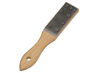 kartáč na pilníky (1875) dřev.