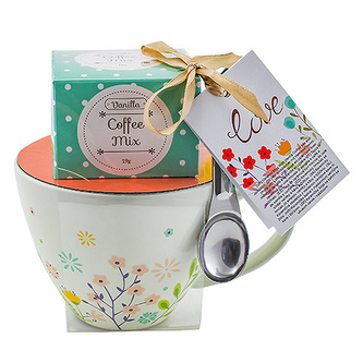 Dárková sada, Vanilková káva 19 g, bílý hrnek s motivem květin 300 ml, lžička