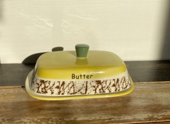 Maslienka keramická, náhodný motív