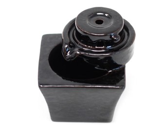 Stojan "Tečúci Dym" - Štvorcová fontána