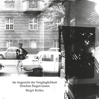 Im Angesicht der Vergänglichkeit Drachen fliegen lassen