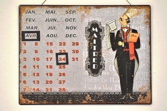 Nástenný kovový kalendár Maitred