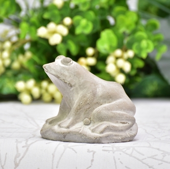 Betónová žaba Gabka S