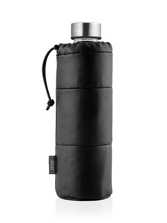 EQUA Mismatch Puffy Black 750 ml designová luxusní ekologická skleněná lahev na pití s obalem z umělé kůže