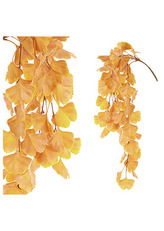 Ginkgo biloba, převis, umělá květina, podzimní žlutá barva.