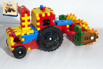 Stavebnica Blok farmár plast 172ks v krabici 35x33x8cm