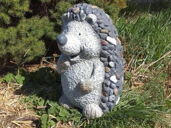 Ježek MG s kamínky