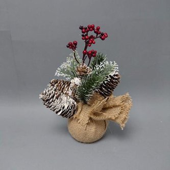 Vánoční dekorace v pytlovině