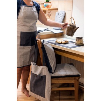 HOME ELEMENTS Kuchyňská zástěra 70 x 85 cm, světle šedá + tmavě šedá z recyklované bavlny