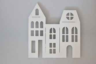 Dřevěný domeček bílý 15,7x14,8x0,4 cm