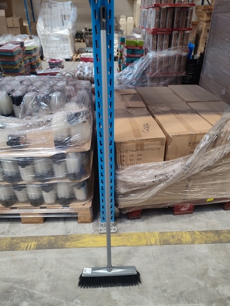 Smeták s tyčí 120 cm stříbrná barva