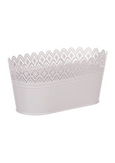 Truhlík kovový, krajkový okraj, šedivá barva.