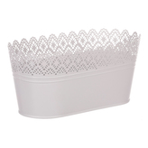 Truhlík kovový, krajkový okraj, šedivá barva.