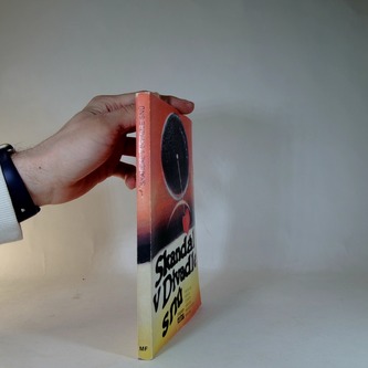 Skandál v divadle snů