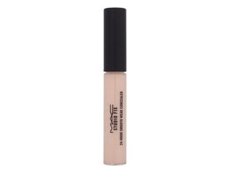 MAC Lehký tekutý korektor Studio Fix (24-Hour Smooth Wear Concealer) 7 ml Odstín NW20 woman