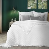 Přehoz na postel s volánky LUBA 220x240 cm bílá Mybesthome