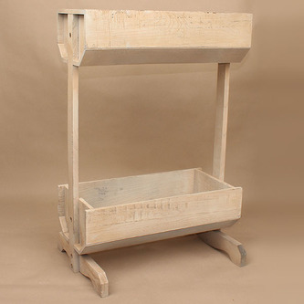 Dřevěný stojan na květiny, 0/2