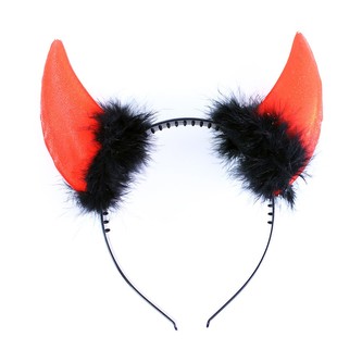 rohy čerta s peřím