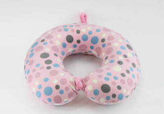 Cestovní polštář s paměťovou pěnou Puntíky