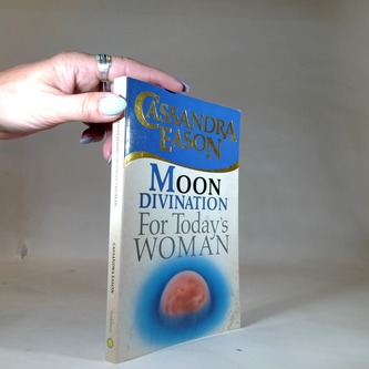 Moon Divination for Today's Woman