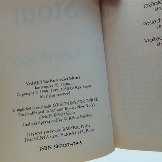 Tři stažené opony