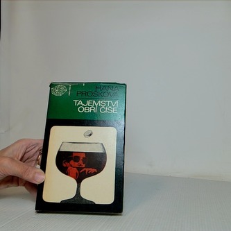 Tajermství obří číše