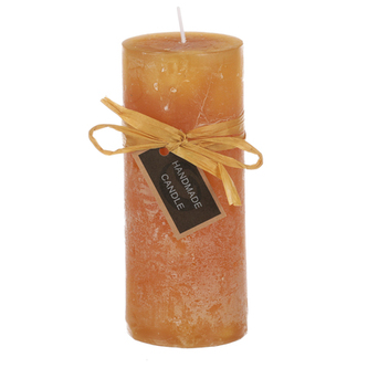 Svíčka, žlutá barva. 367g vosku.